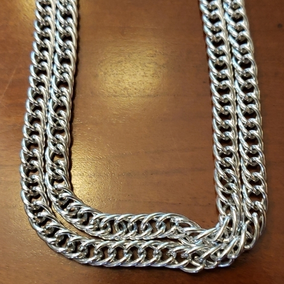 Vtg 54" Silver Look Chain Link Necklace EUC - Picture 4 of 6